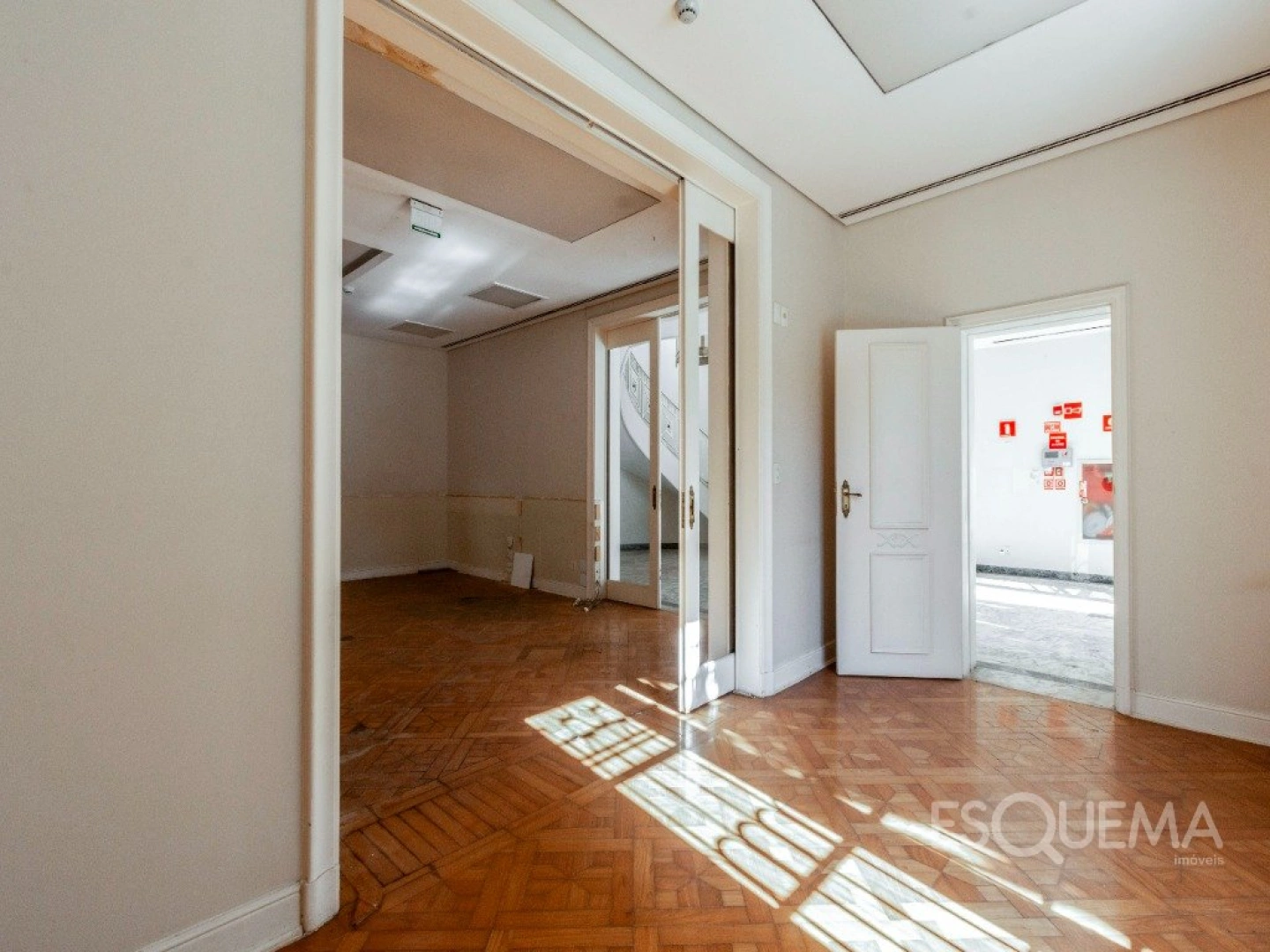 Casa comercial ampla em localização estratégica - Imagem 7