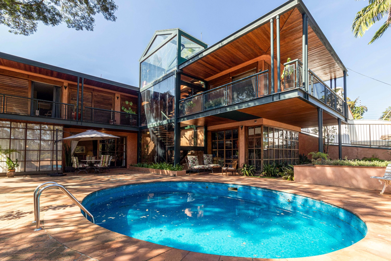 Casa com projeto de Carlos Bratke e infraestrutura completa - Imagem 3