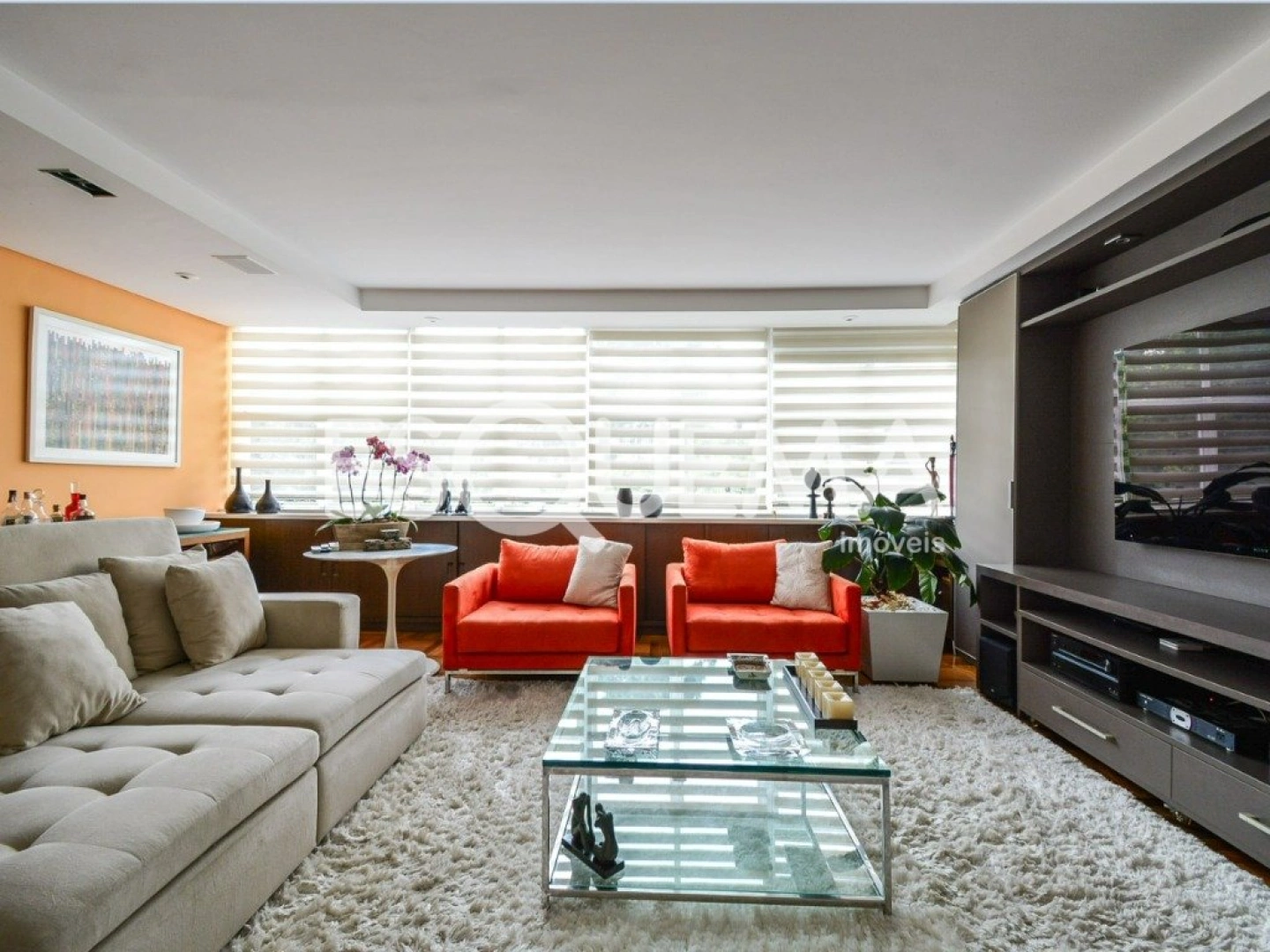 Apartamento reformado e bem localizado - Imagem 1