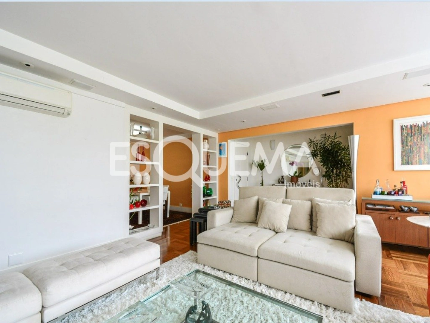 Apartamento reformado e bem localizado - Imagem 2