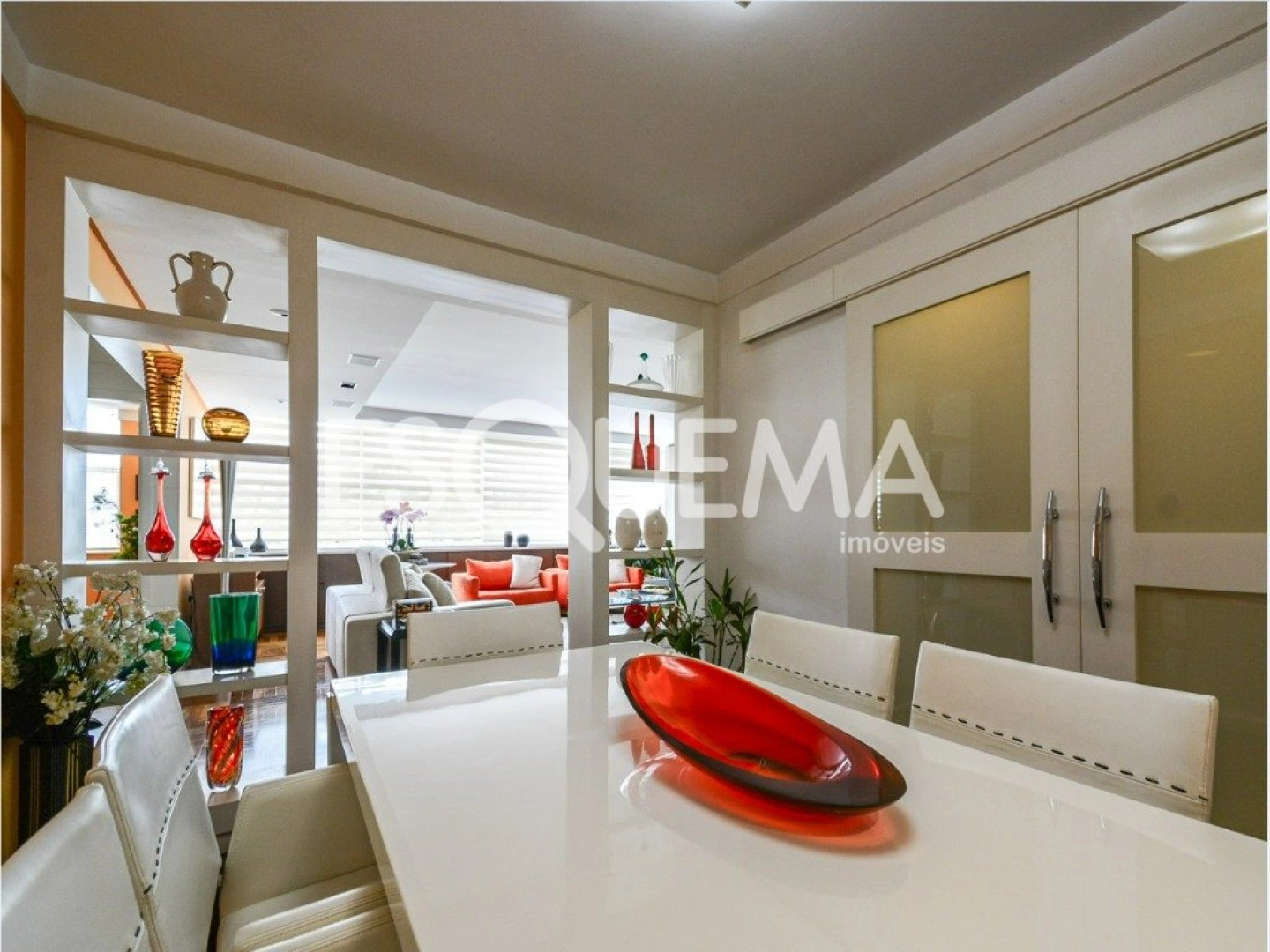 Apartamento reformado e bem localizado - Imagem 3