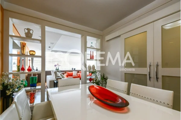 Apartamento reformado e bem localizado