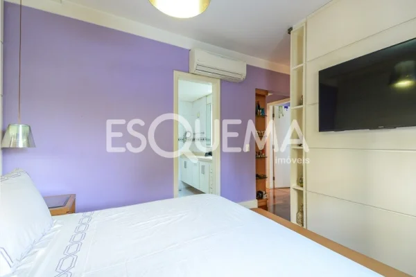 Apartamento reformado e bem localizado