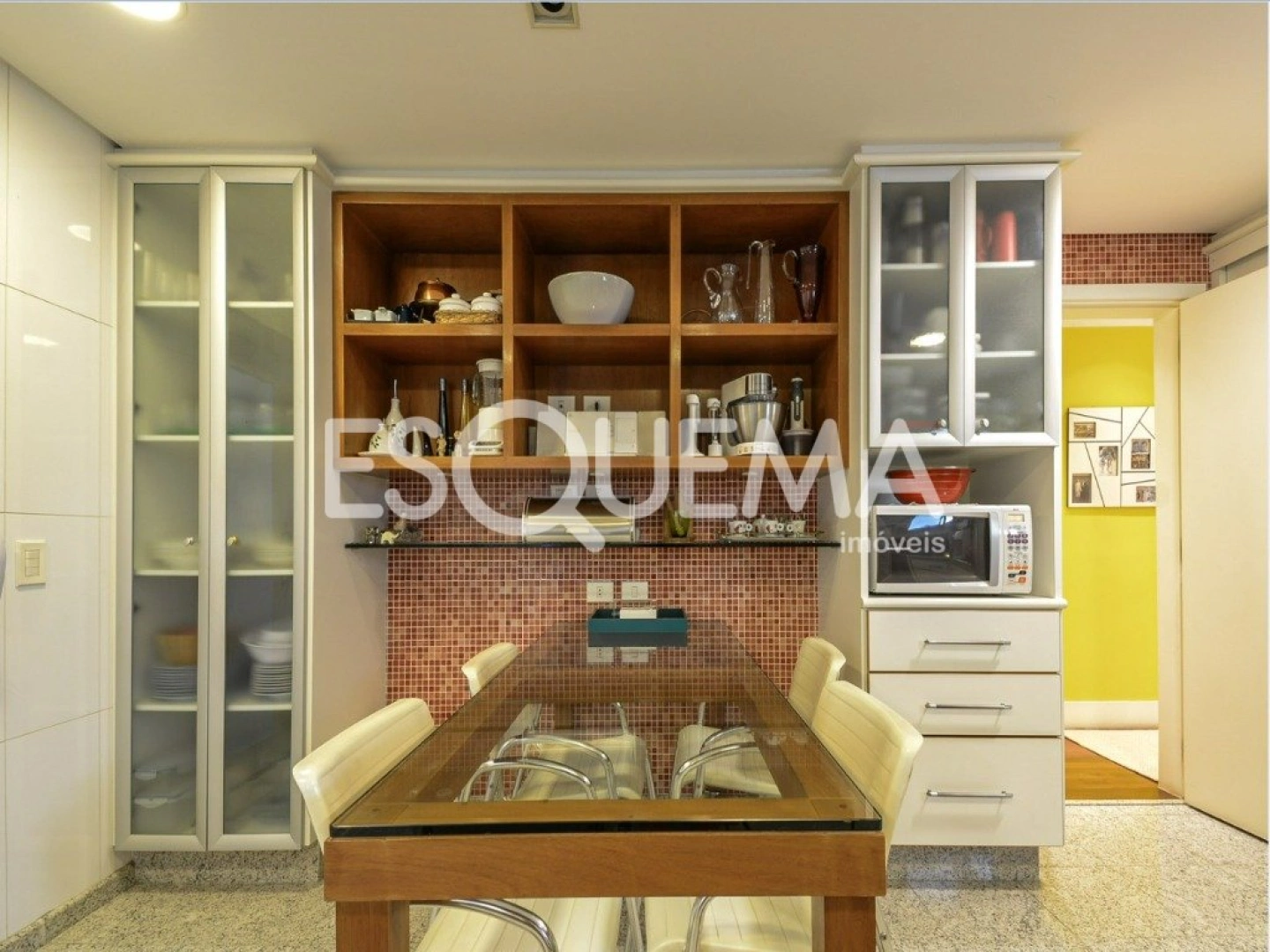 Apartamento reformado e bem localizado - Imagem 7