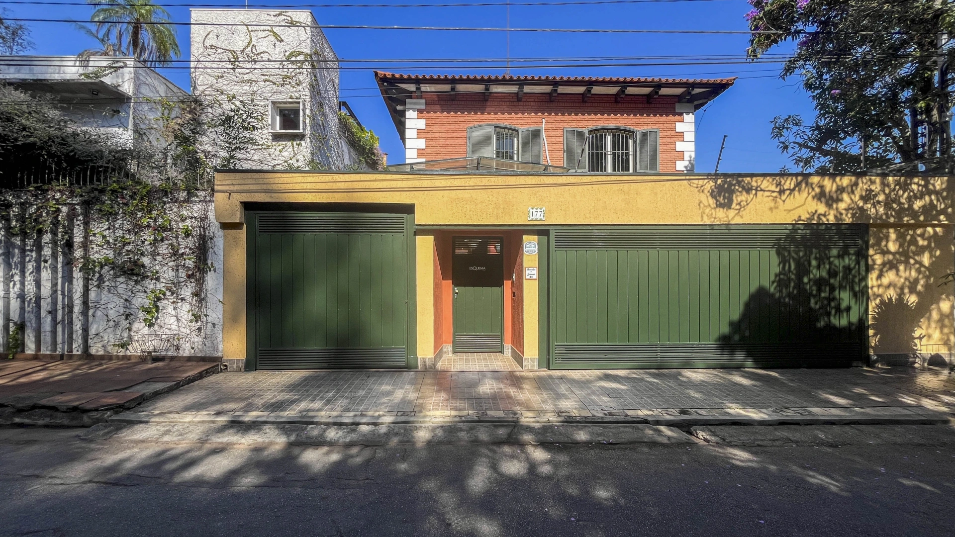 Casa com vista para o bairro - Imagem 1
