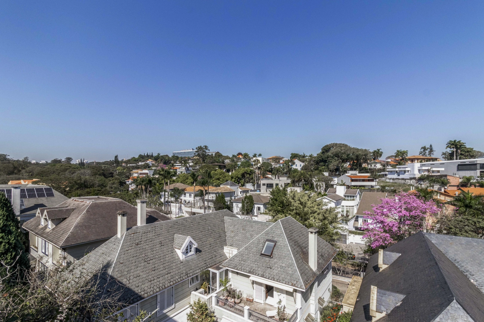 Casa com vista para o bairro - Imagem 9