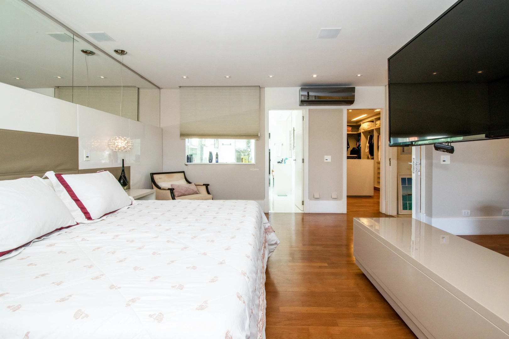 Casa reformada e mobiliada - Imagem 10