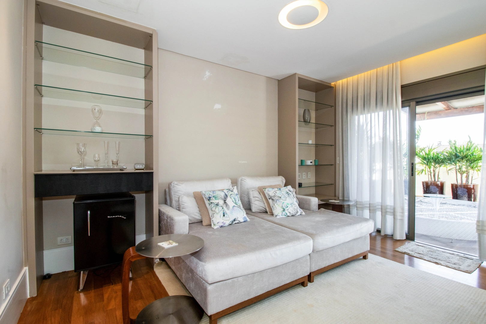 Casa reformada e mobiliada - Imagem 11