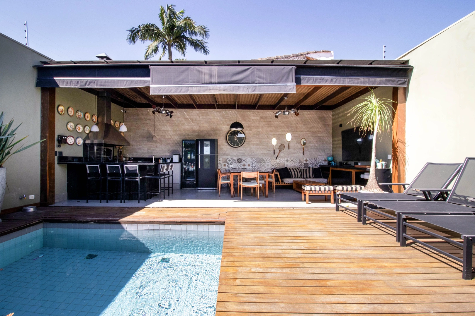Casa reformada e mobiliada - Imagem 1
