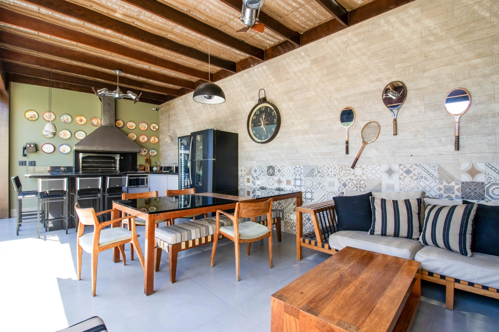 Casa reformada e mobiliada - Imagem 2