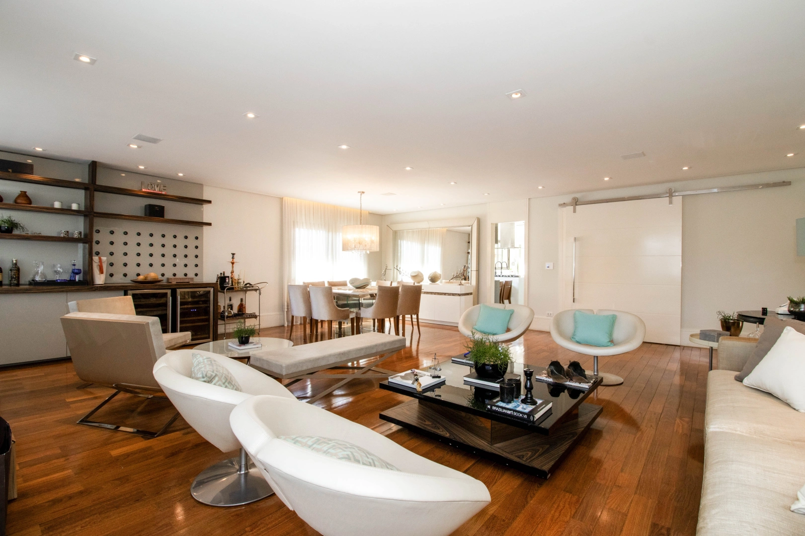 Casa reformada e mobiliada - Imagem 3
