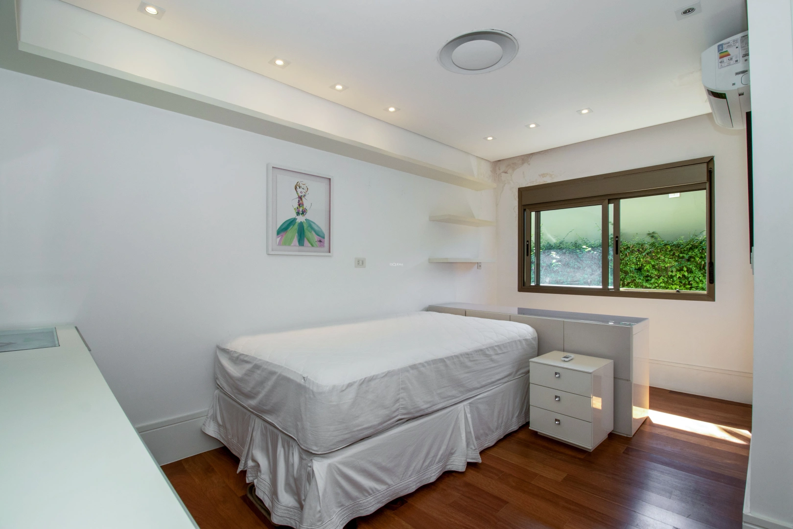 Casa reformada e mobiliada - Imagem 8