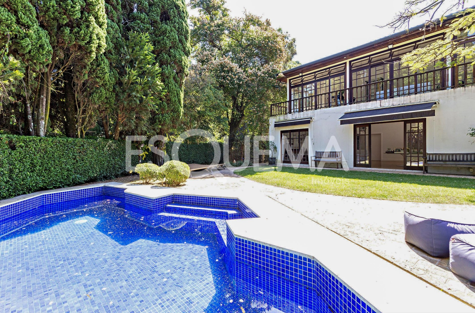 Casa cercada por verde ao lado do Parque Alfredo Volpi - Imagem 1