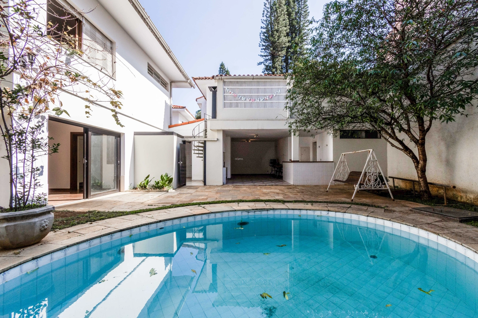 Casa com potencial de reforma próxima à Praça Horácio Sabino - Imagem 2