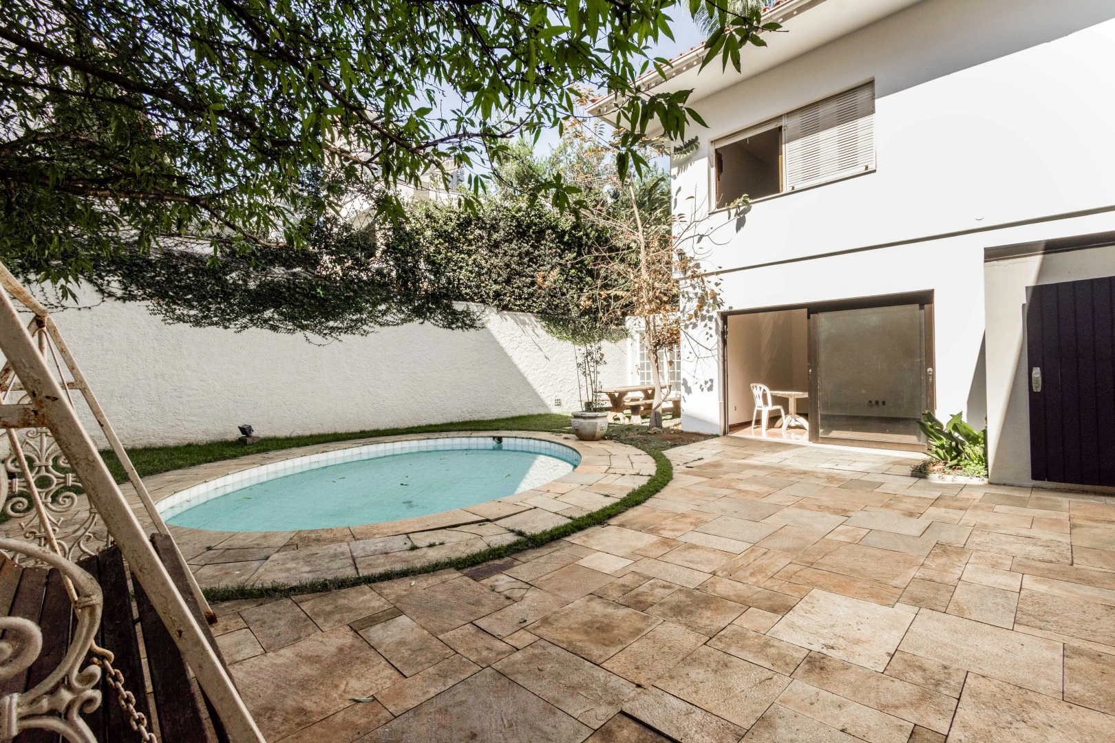 Casa com potencial de reforma próxima à Praça Horácio Sabino - Imagem 3