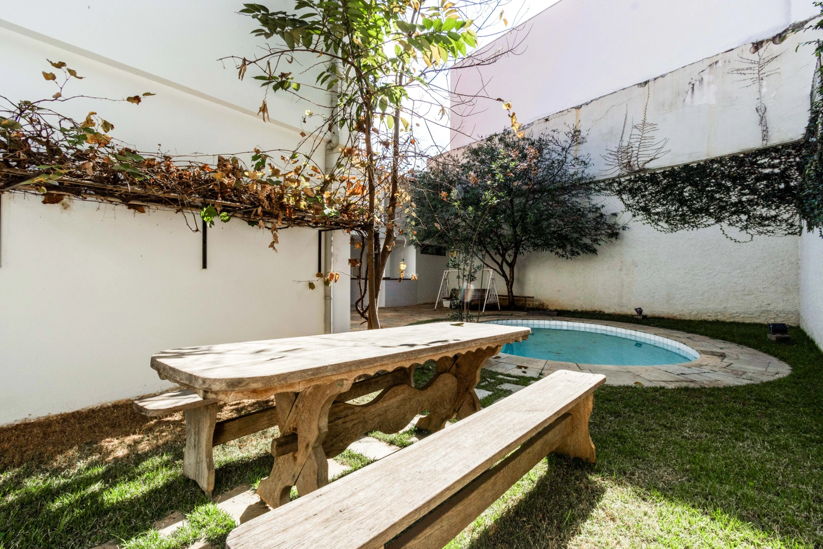 Casa com potencial de reforma próxima à Praça Horácio Sabino - Imagem 4