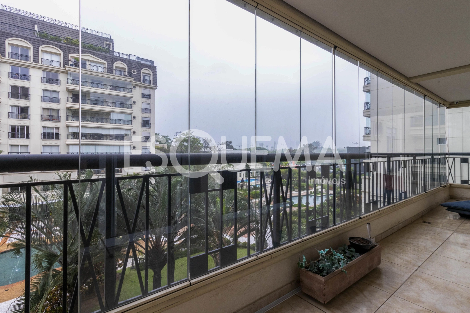 Apartamento reformado em condomínio privilegiado - Imagem 13