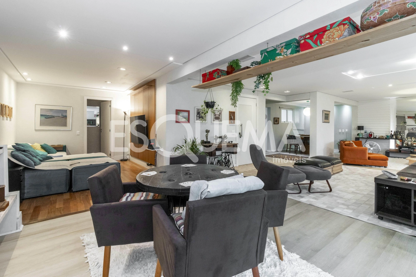 Apartamento reformado em condomínio privilegiado - Imagem 1