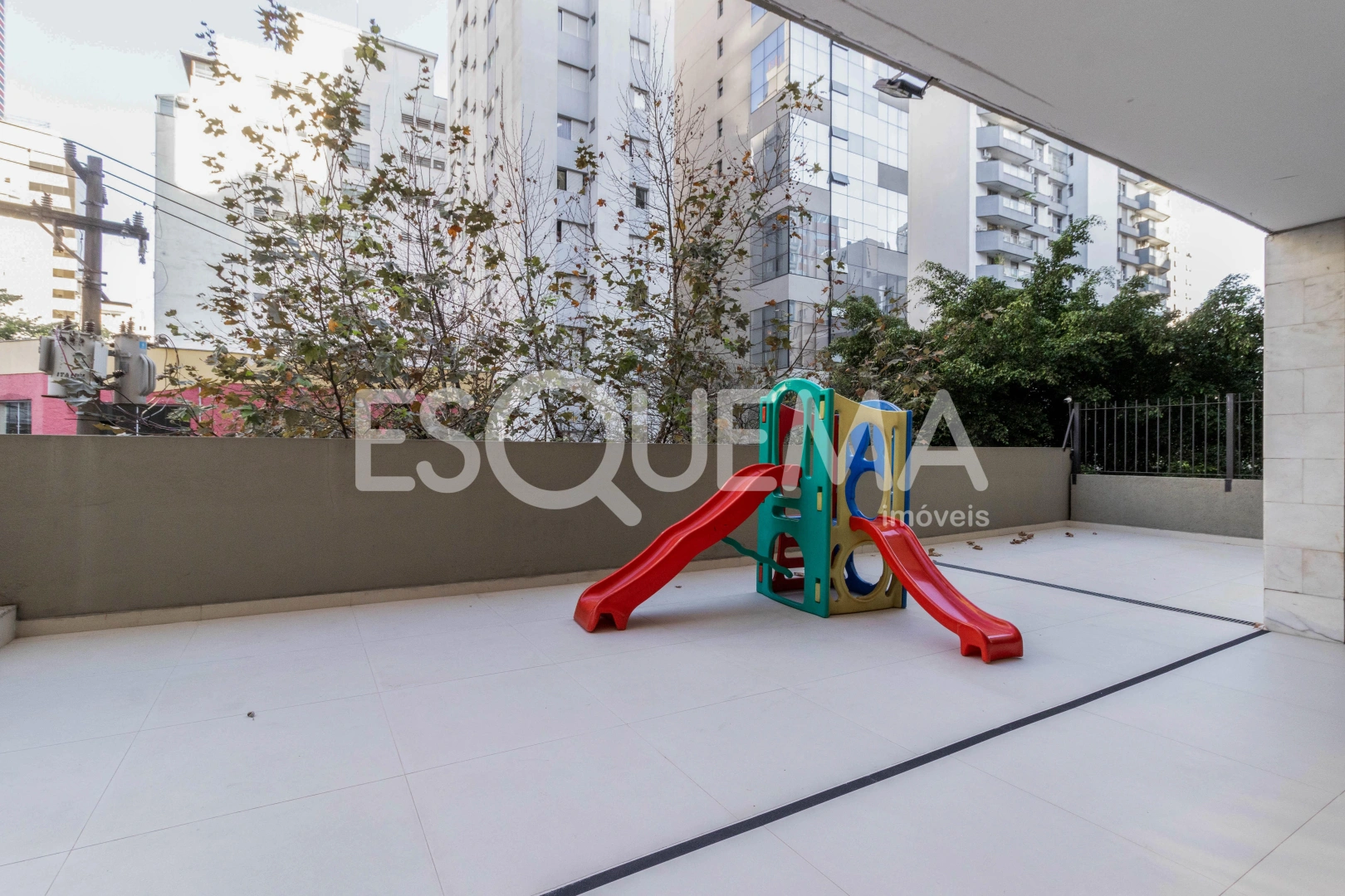 Apartamento em andar alto com living amplo e iluminado - Imagem 15