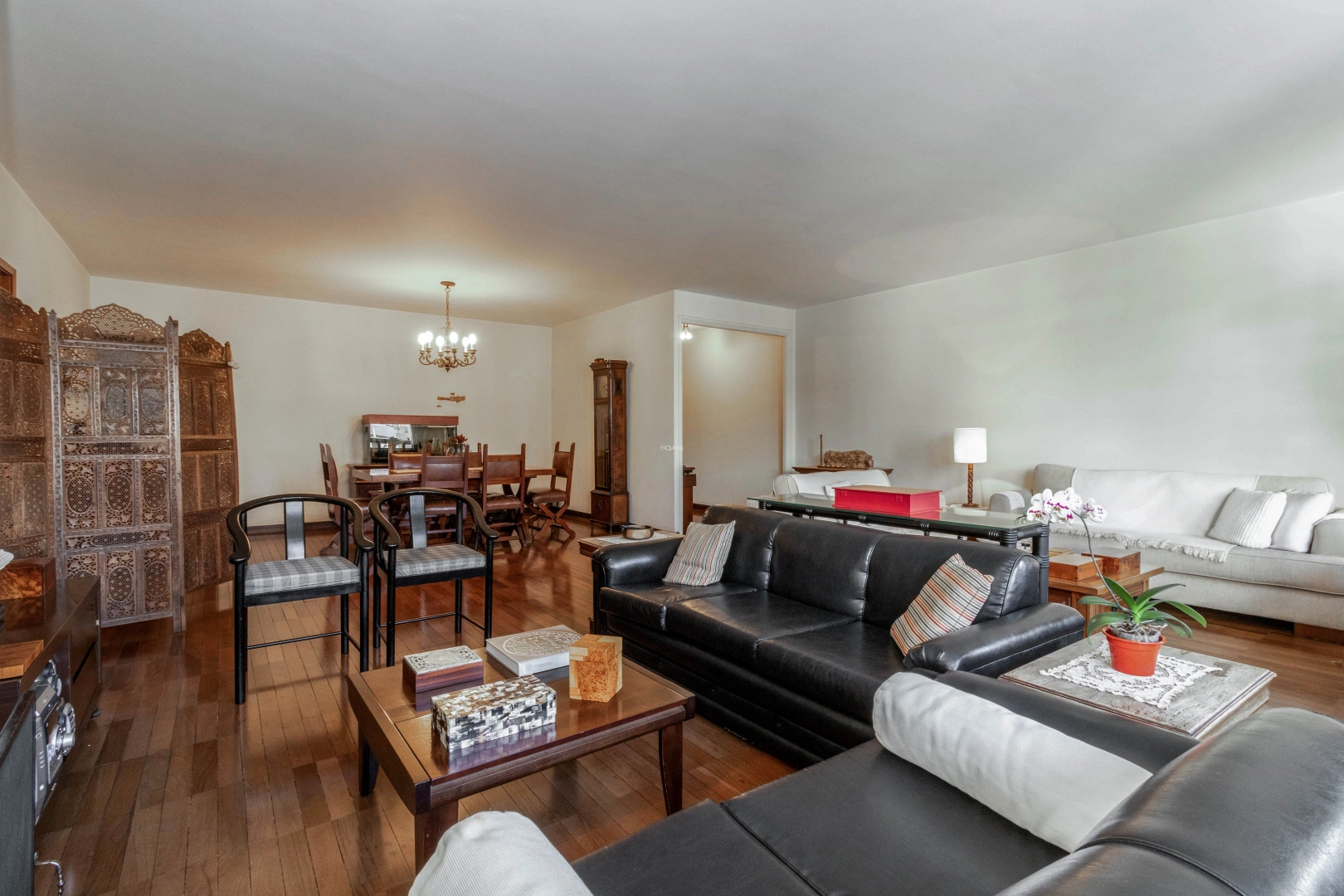 Apartamento em andar alto com living amplo e iluminado - Imagem 5