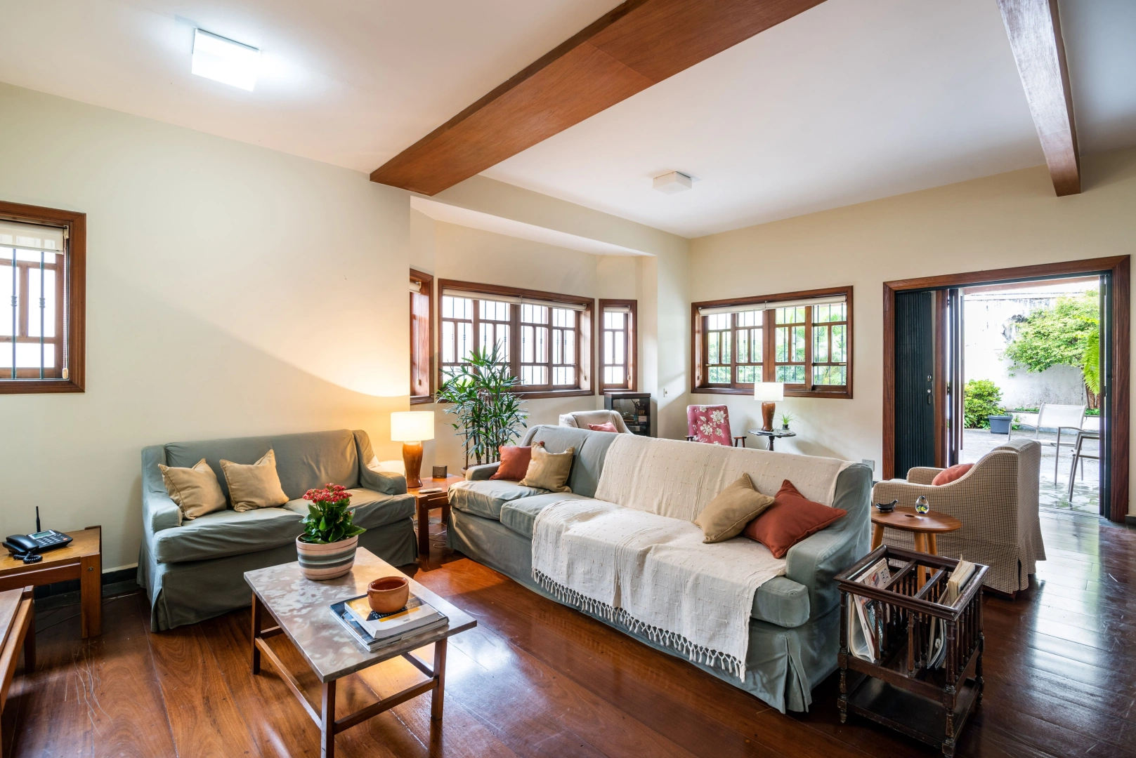 Casa com potencial para reforma - Imagem 3