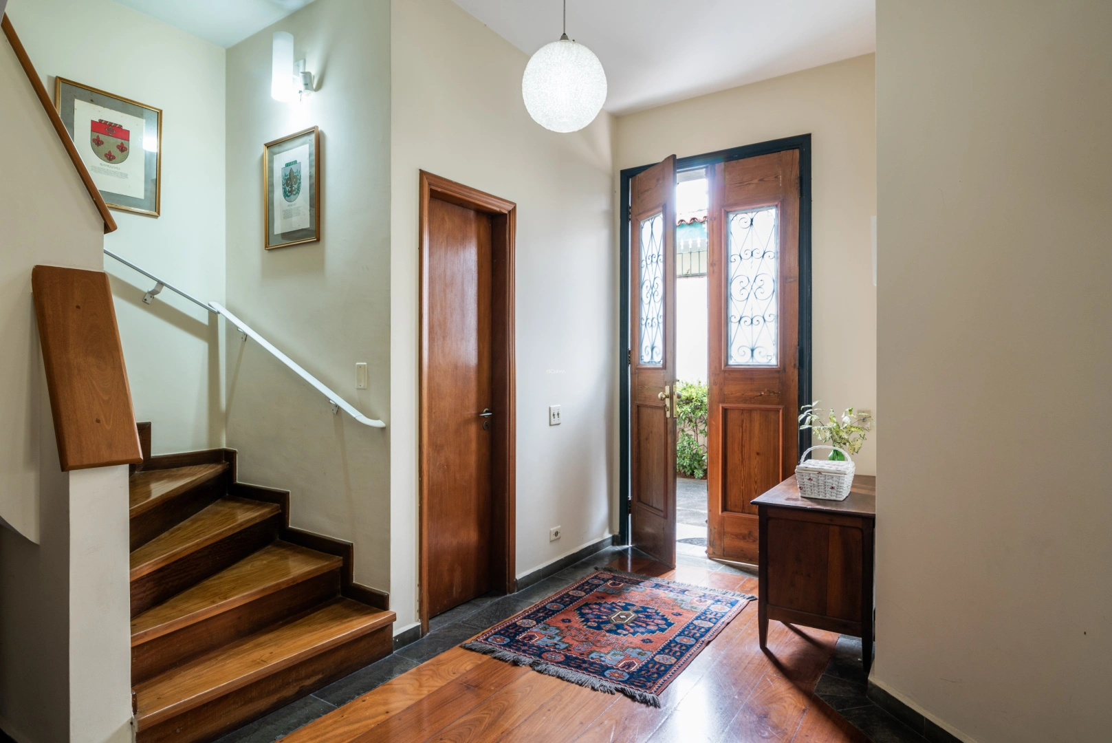 Casa com potencial para reforma - Imagem 7