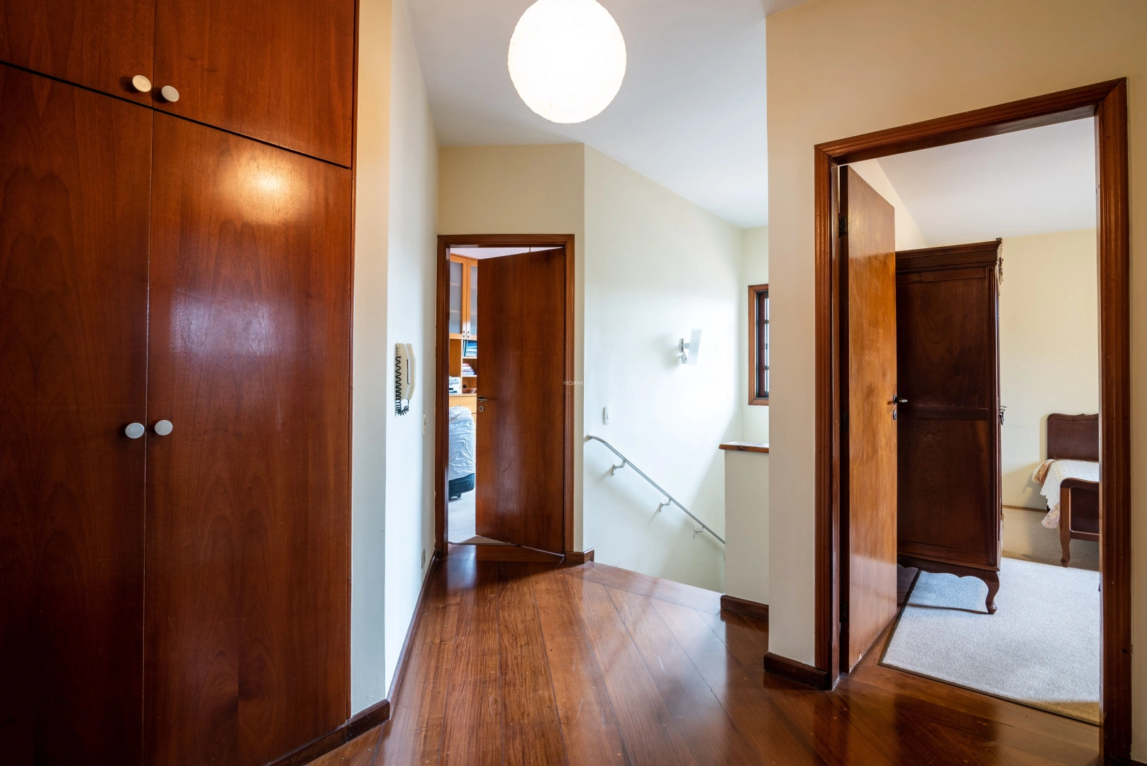 Casa com potencial para reforma - Imagem 9