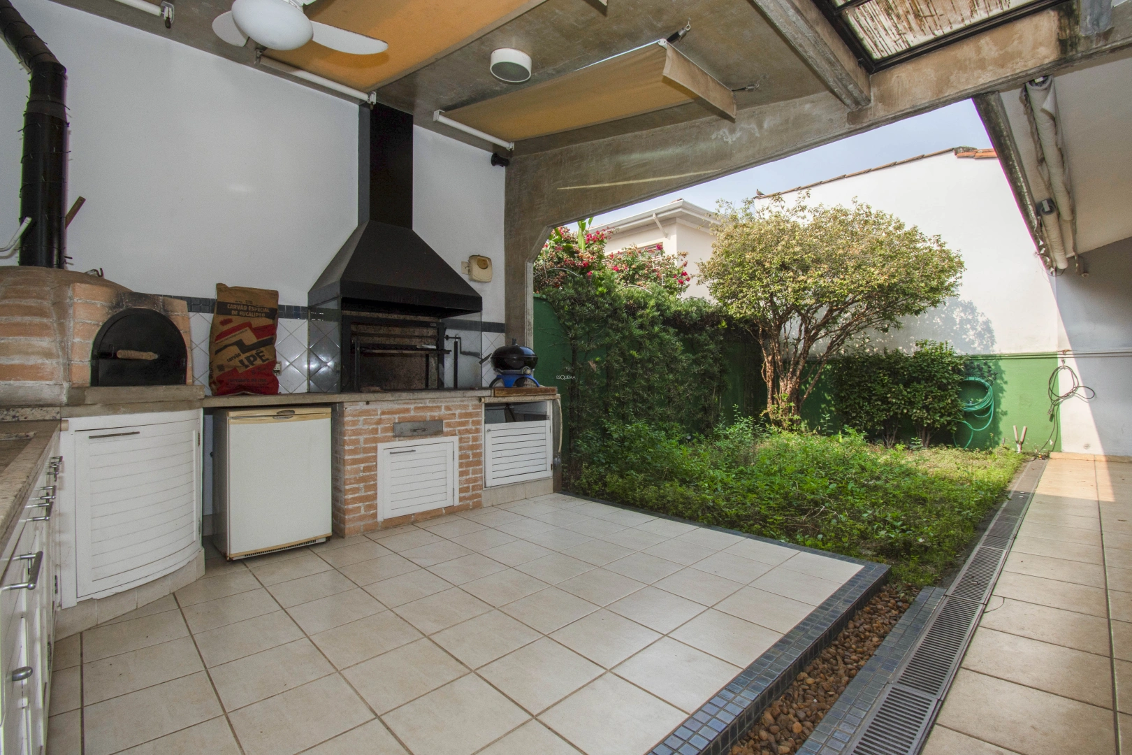 Casa para reforma em região privilegiada - Imagem 8
