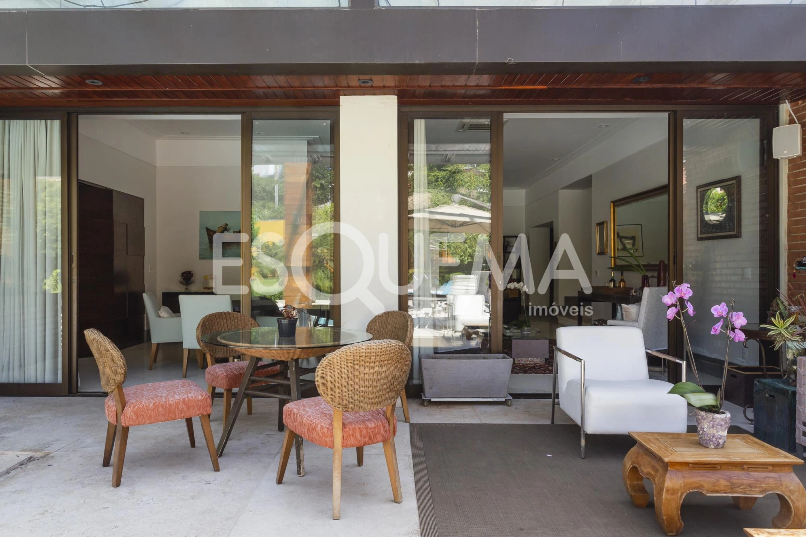 Casa bem localizada e espaçosa - Imagem 7