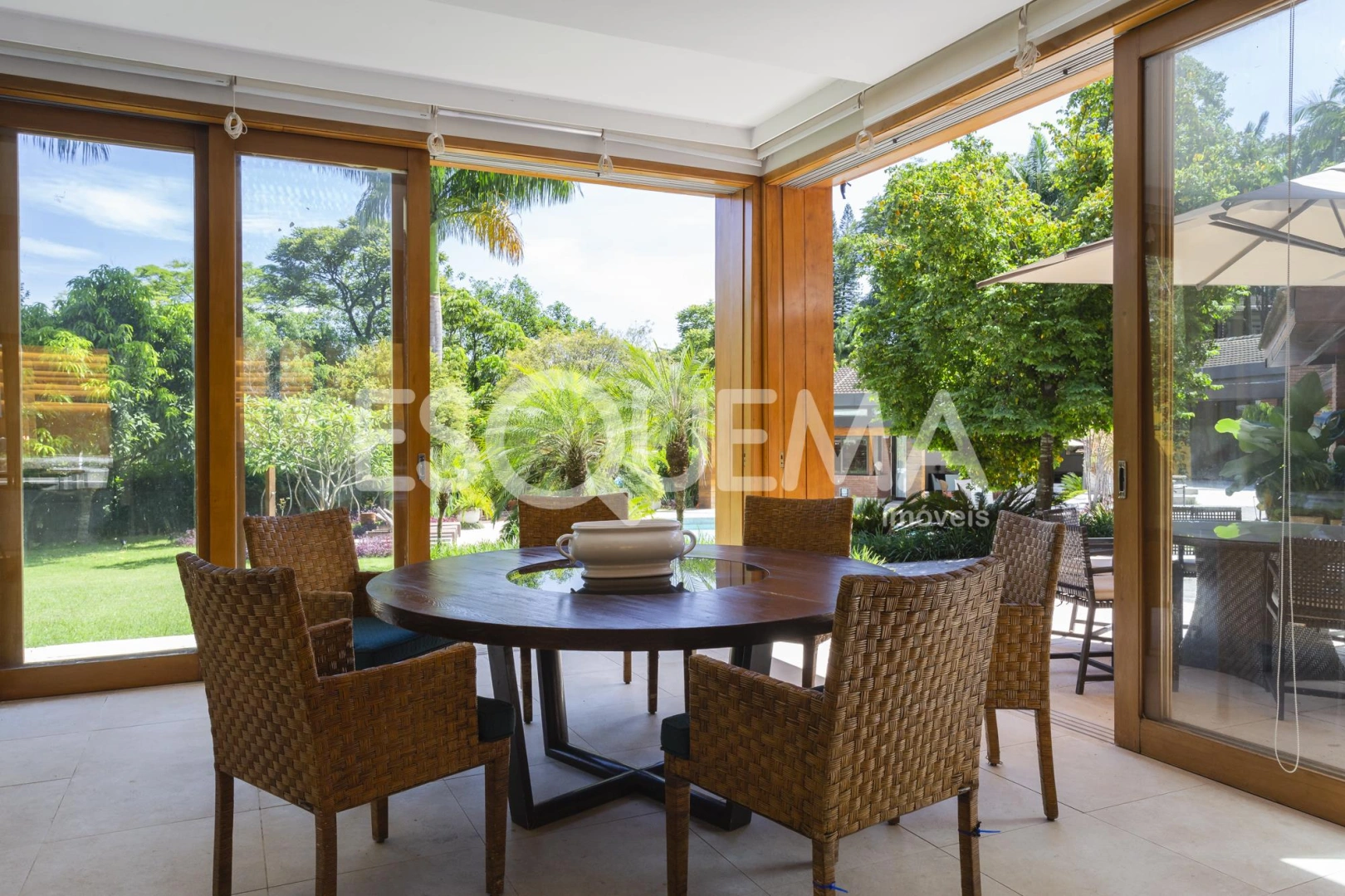 Casa bem localizada e espaçosa - Imagem 9