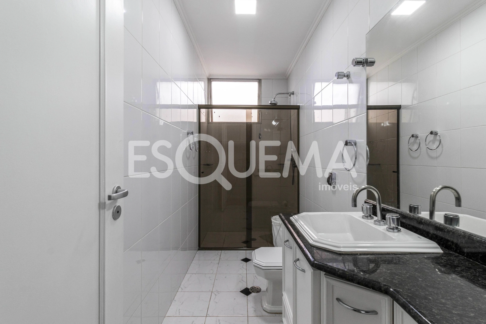 Apartamento reformado, elegante e bem localizado - Imagem 12
