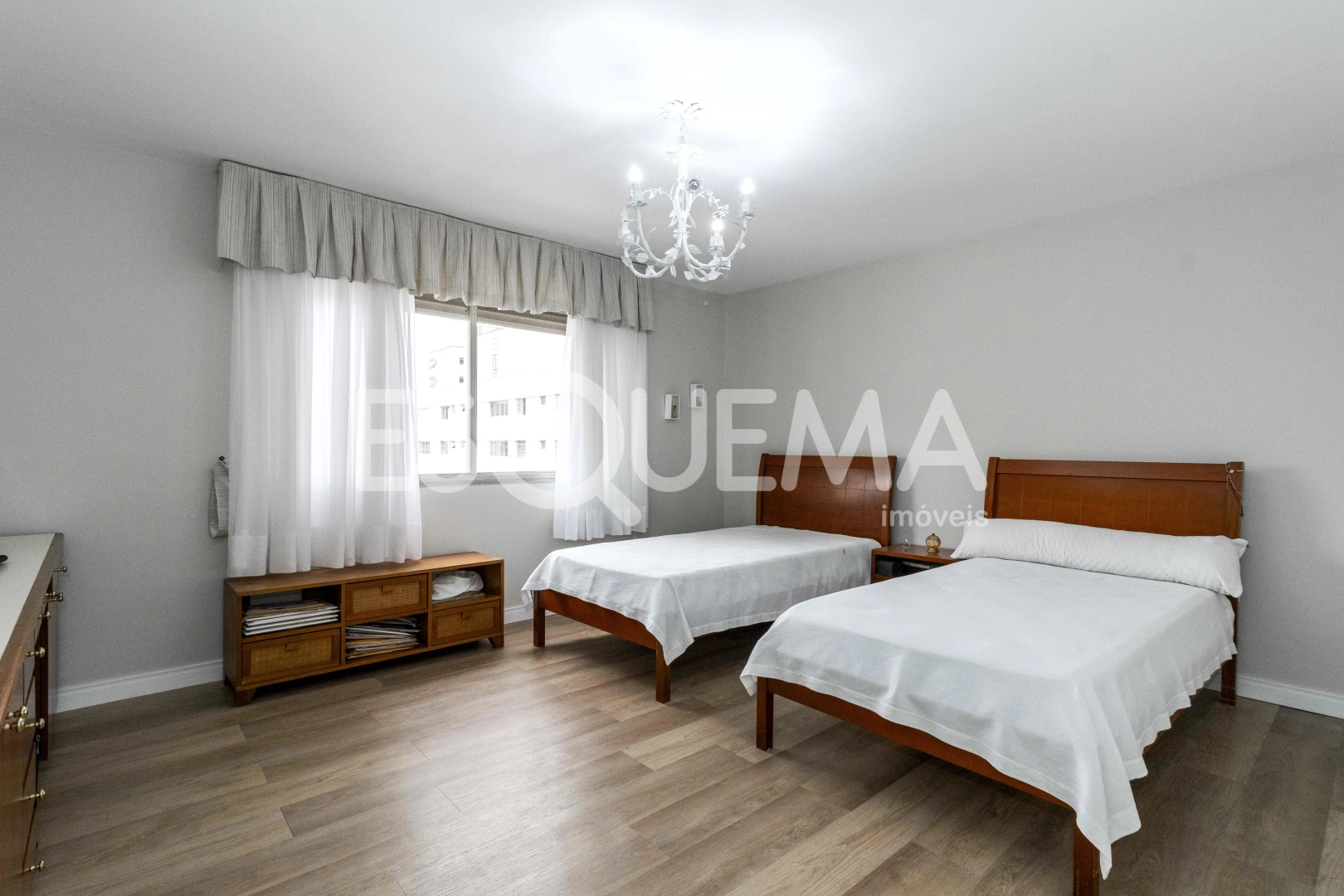 Apartamento reformado, elegante e bem localizado - Imagem 13