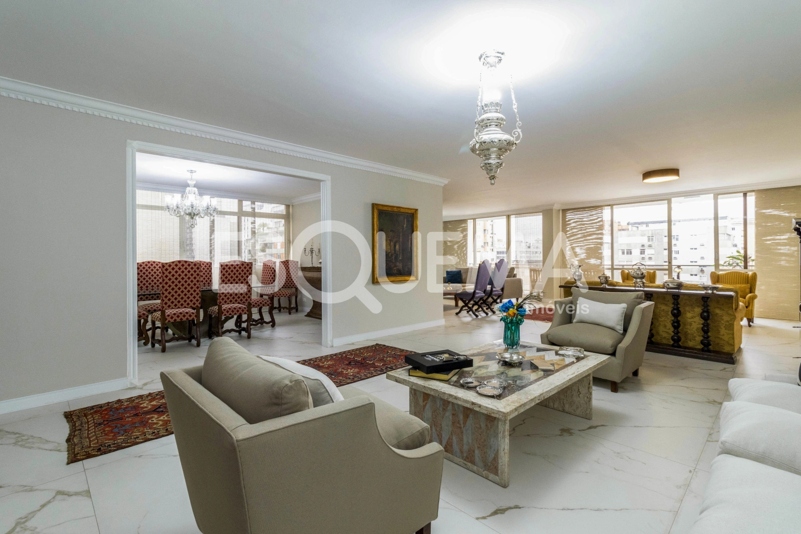 Apartamento reformado, elegante e bem localizado - Imagem 3
