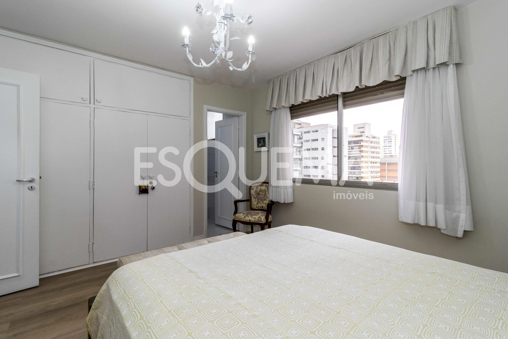 Apartamento reformado, elegante e bem localizado - Imagem 9