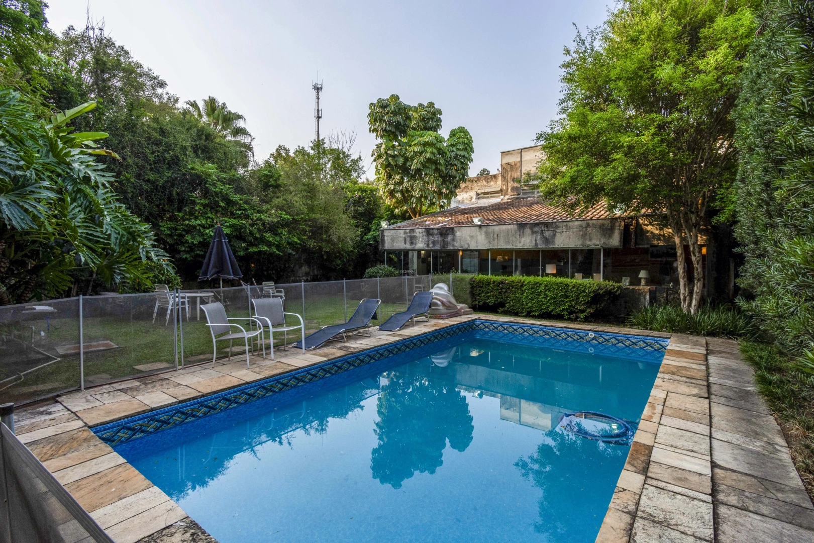Casa em rua arborizada e tranquila - Imagem 15