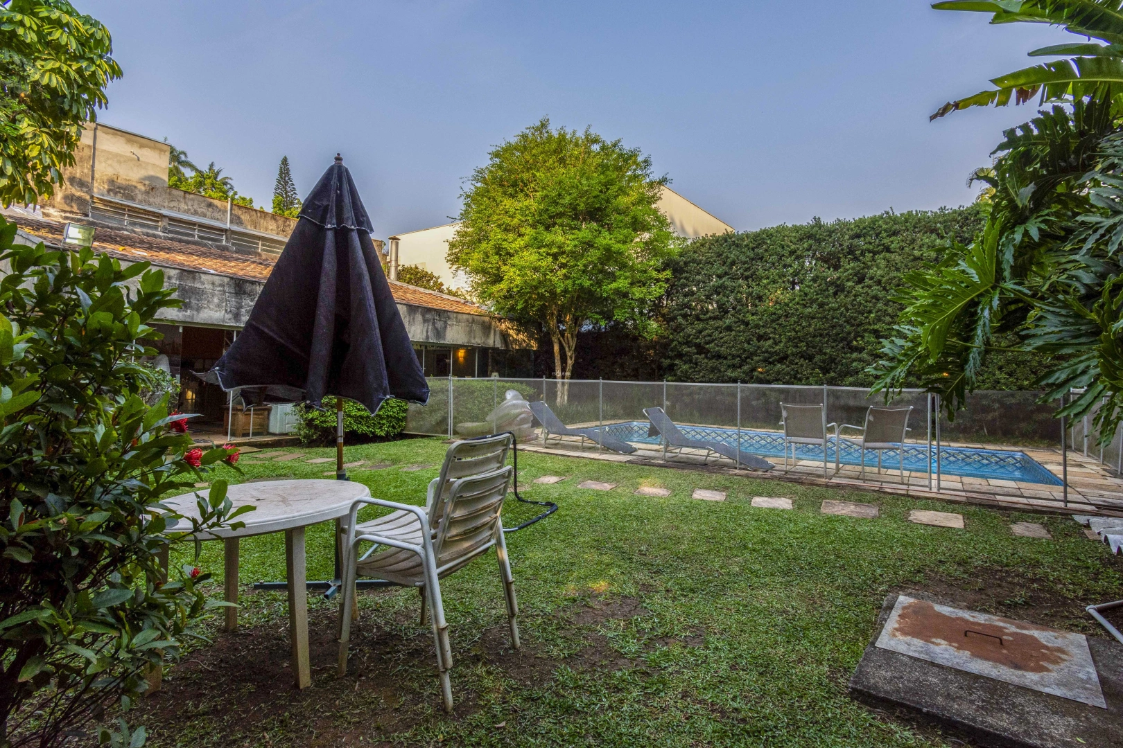 Casa em rua arborizada e tranquila - Imagem 4