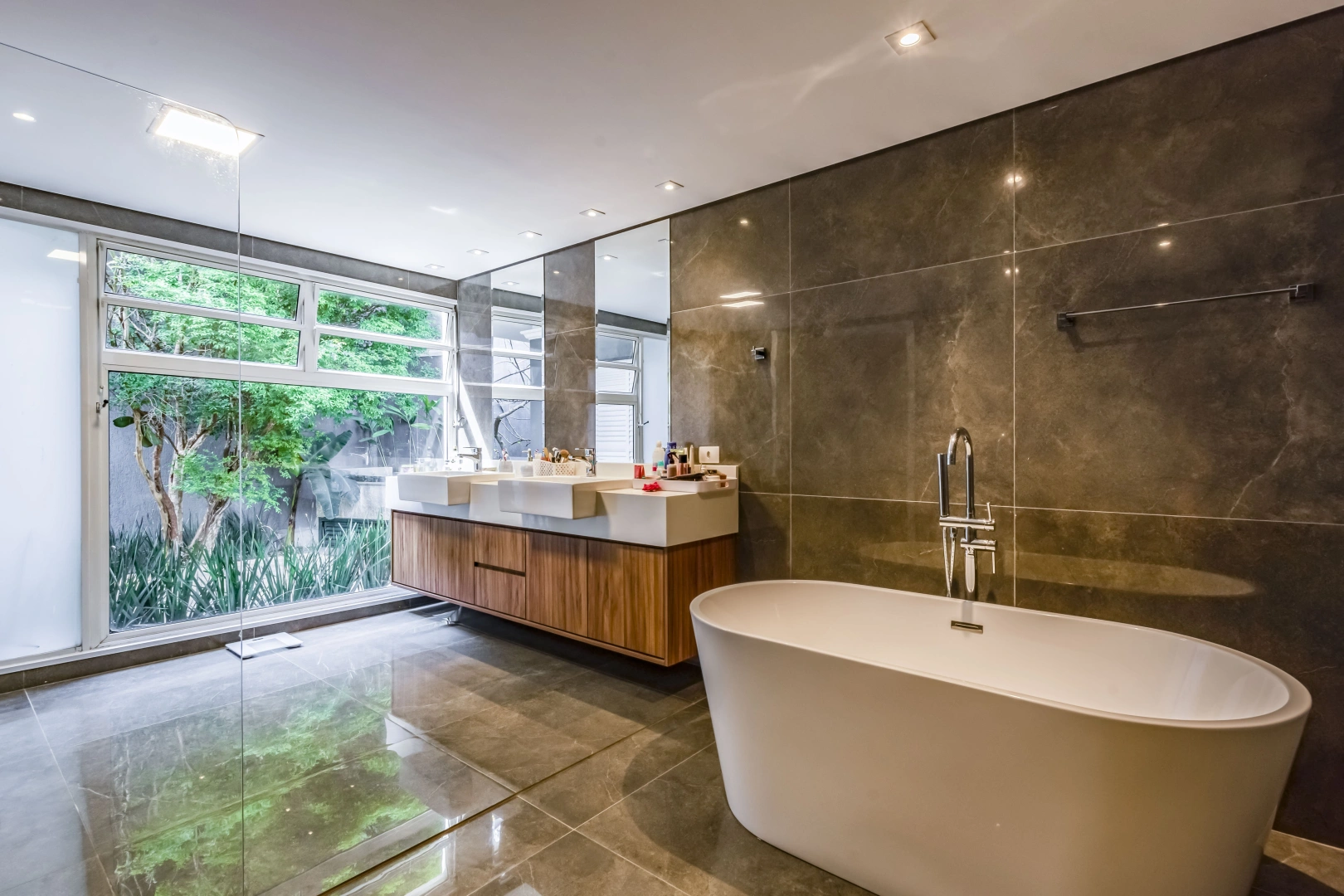 Casa com jardim privilegiado - Imagem 12