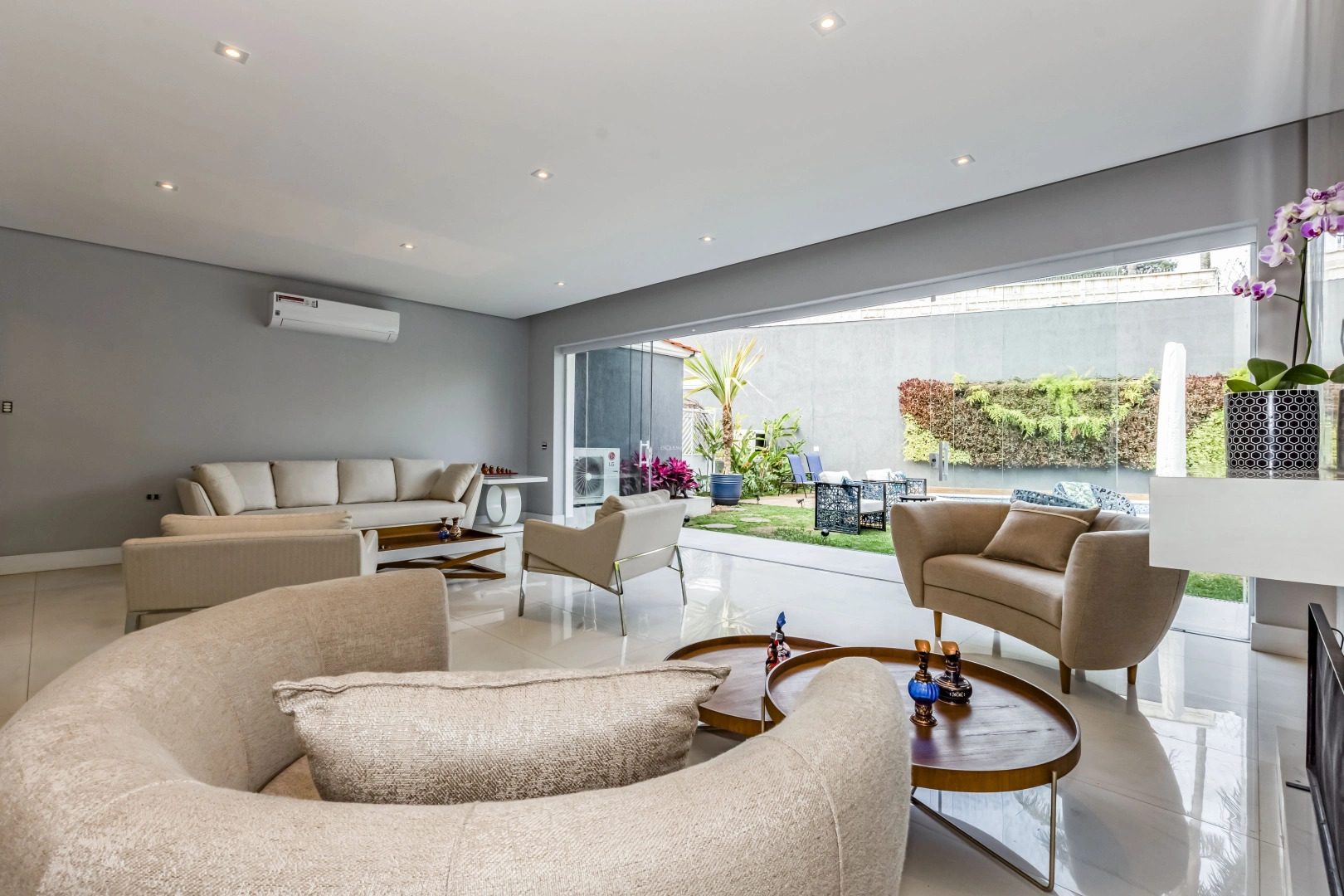 Casa com jardim privilegiado - Imagem 6