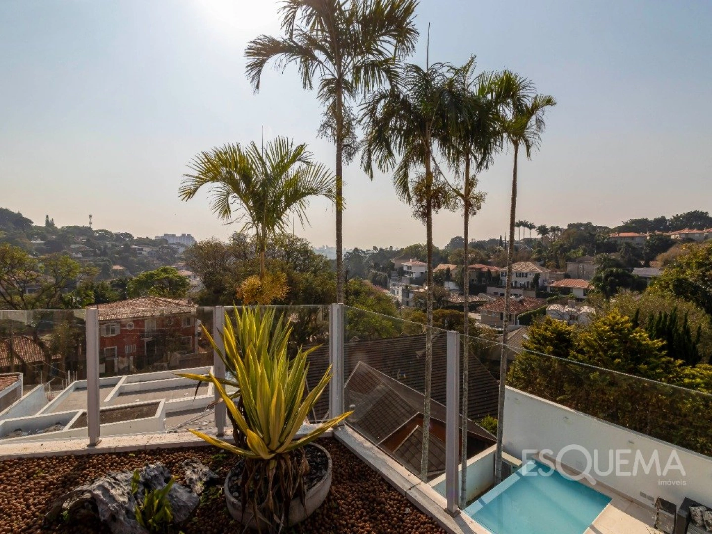 Casa reformada com vista privilegiada - Imagem 15