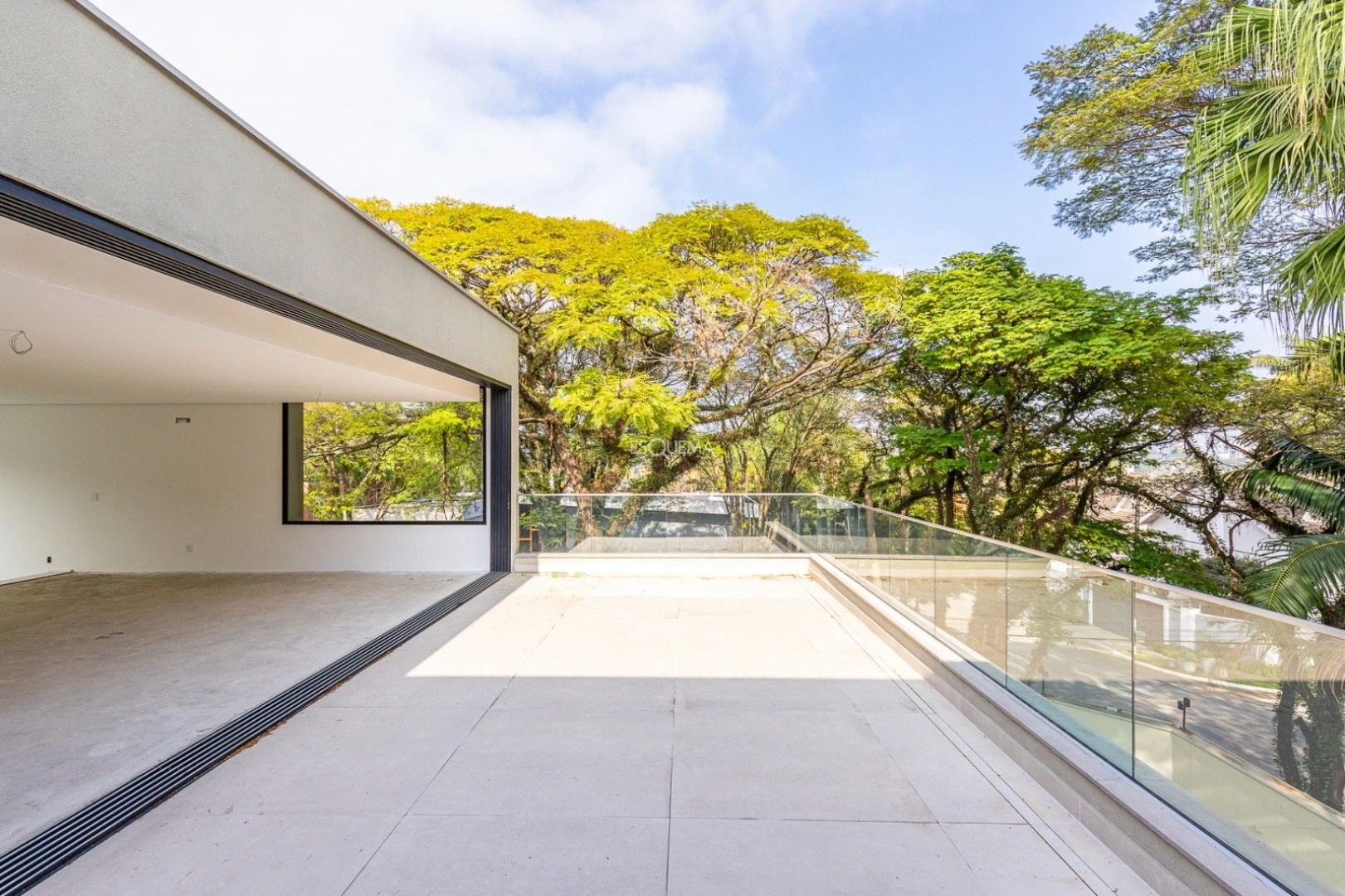 Casa nova de condominio com projeto de João Armentano - Imagem 11