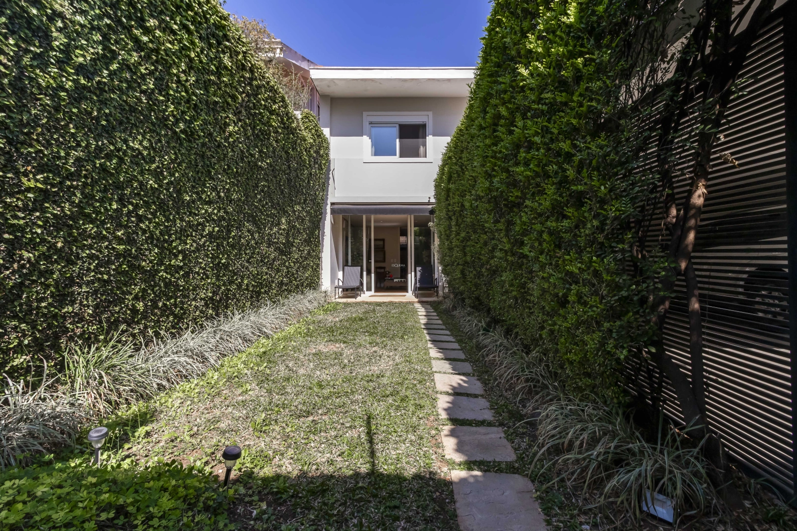 Casa bem localizada com área gourmet - Imagem 1
