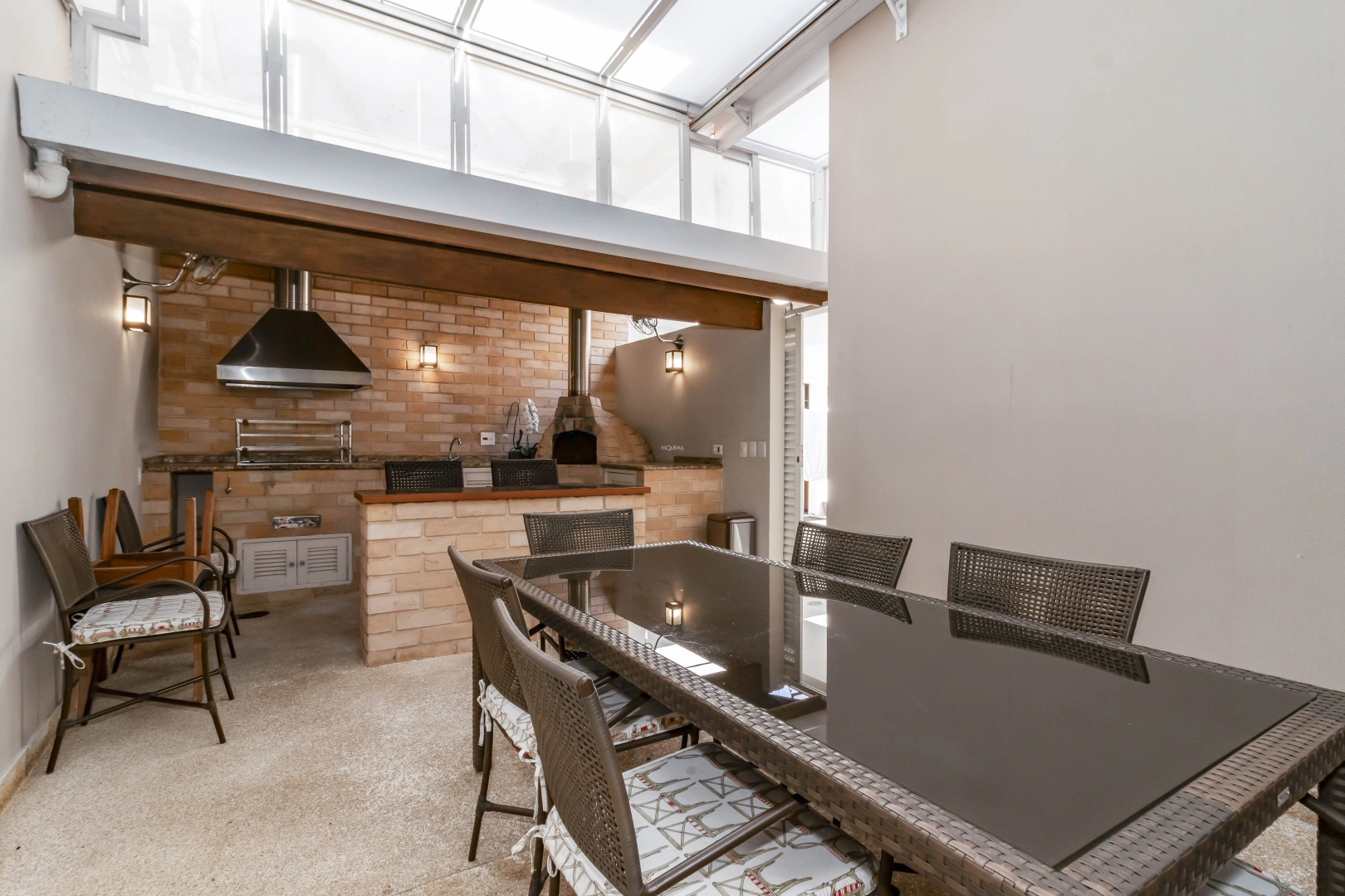 Casa bem localizada com área gourmet - Imagem 5