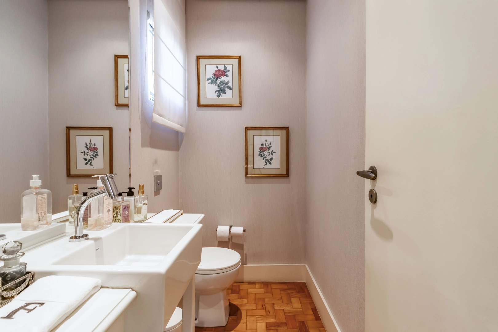Casa bem localizada com área gourmet - Imagem 6