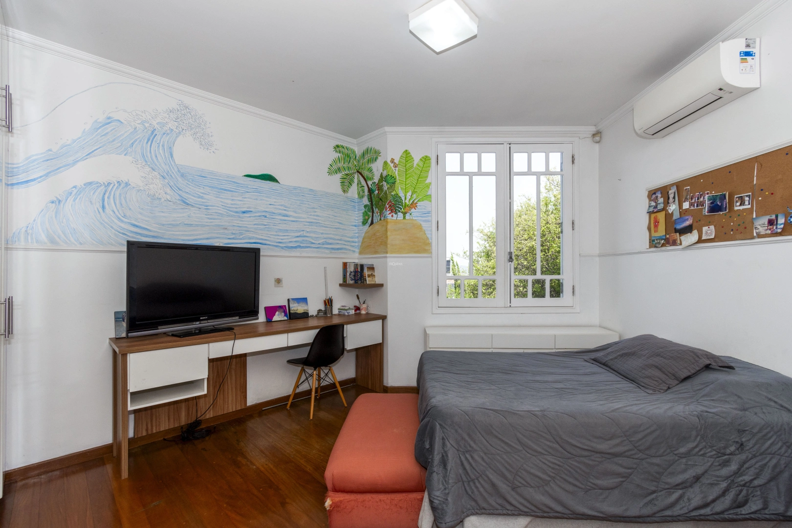 Casa com jardim amplo e piscina - Imagem 8