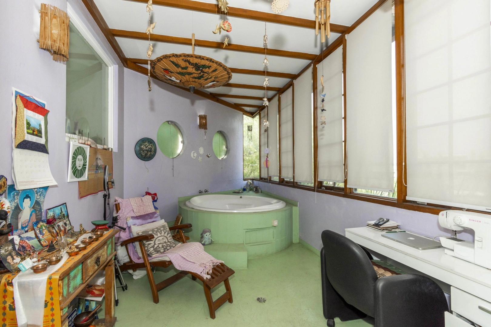 Casa com jardim amplo e piscina - Imagem 9