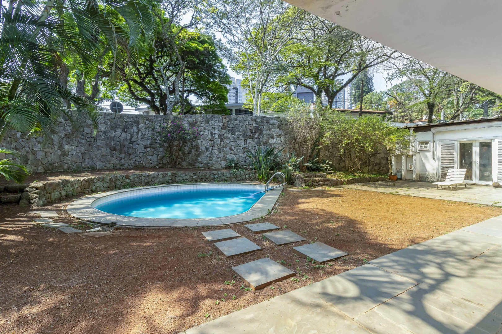 Casa com grande potencial para a reforma - Imagem 2