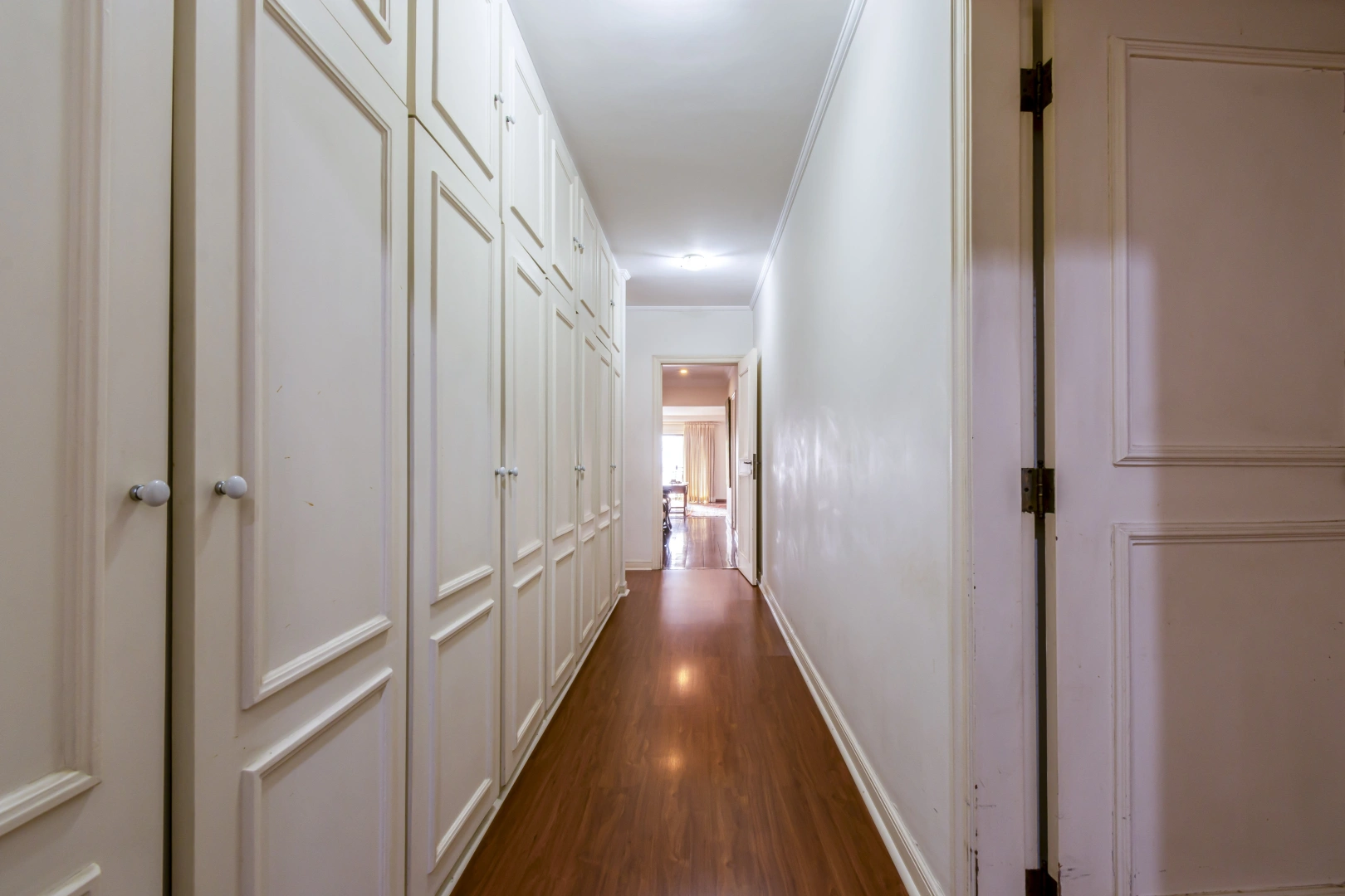 Apartamento com ampla varanda - Imagem 12