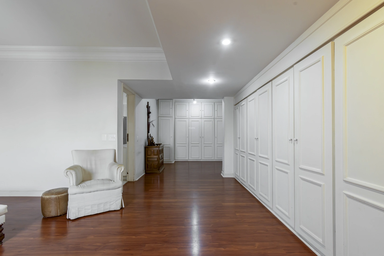 Apartamento com ampla varanda - Imagem 15