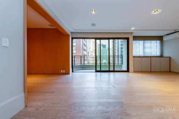 Apartamento em rua privilegiada próxima à Avenida Faria Lima