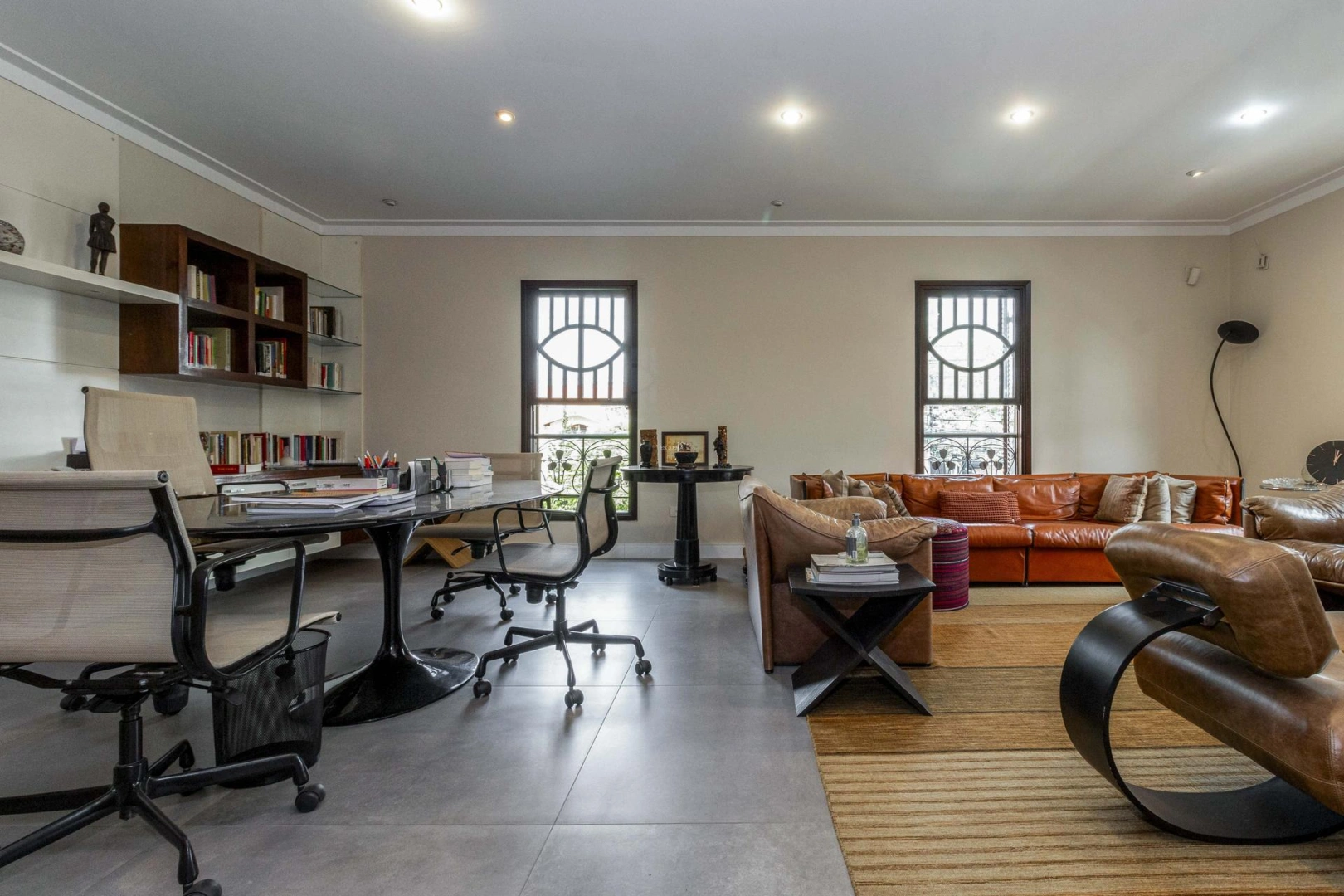 Casa com ambientes amplos e multifuncionais - Imagem 10